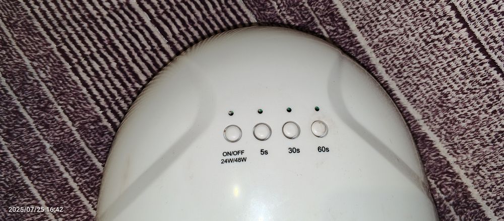 Продаю речі для монікьуру