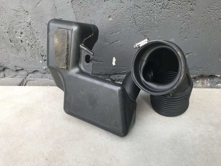 Патрубок BMW E39 E46 E60 E61 Резонатор БМВ Трубка Патрубок Воздуховод