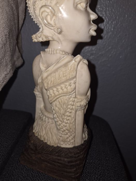 Estatua em nobre  antigo