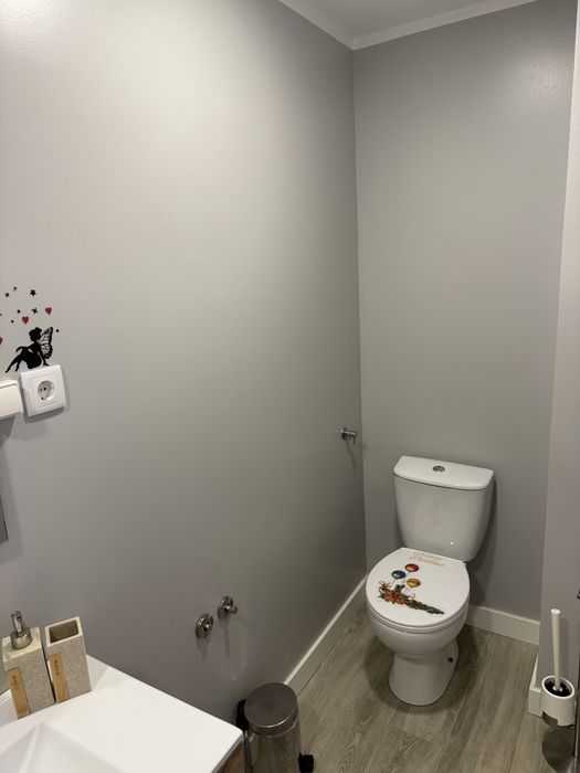 Quarto individual com WC e cozinha
