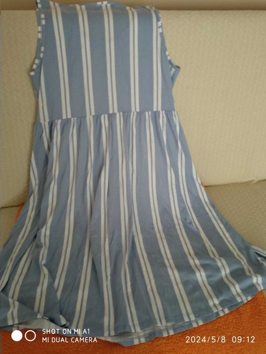 Sukienka niebieska w pasy pionowe r-48