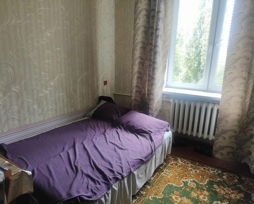 Продаж великої кімнати на ст.м КПІ, Київ