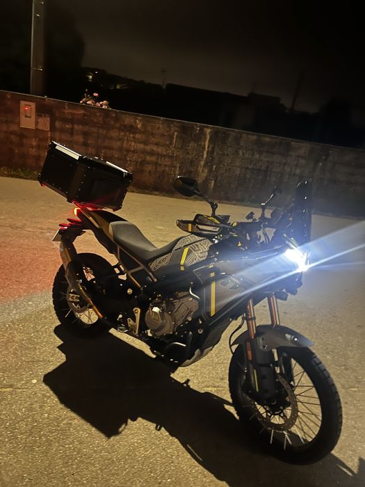 Cf moto 450 mt como nova