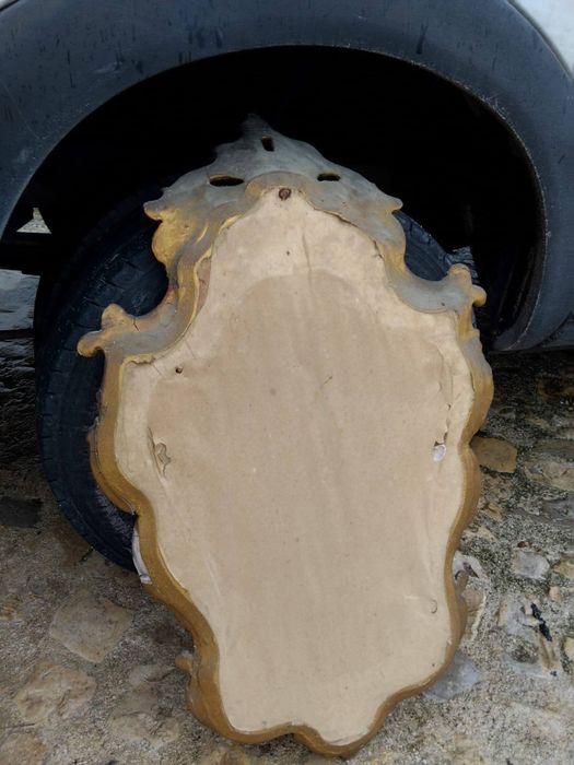 Espelho em talha dourada