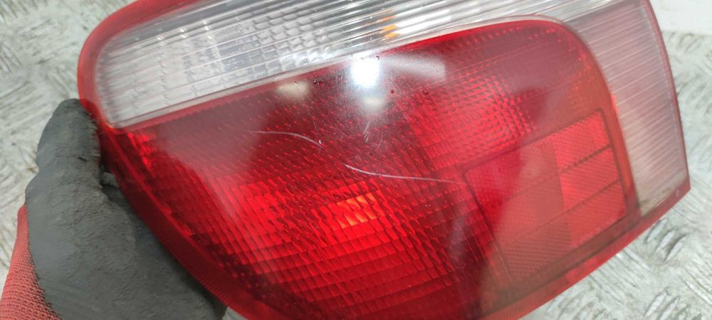 Toyota Yaris I Lampa Lewy Tył Lewa Tylna LT