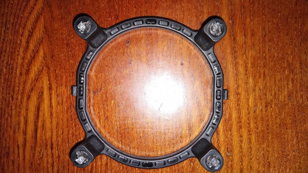 Крепления для кулера процессора на 2 сокета.