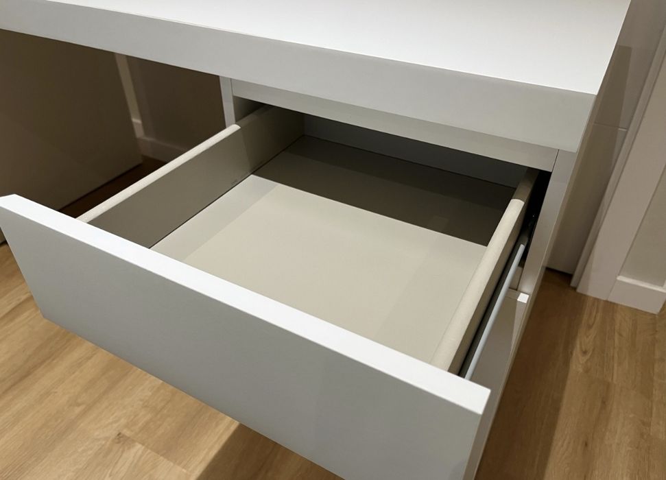 Secretária Malm IKEA