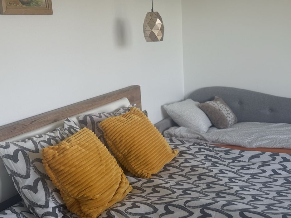 Komfortowy  dom  nad jeziorem. Z pomostem i łódką. Wędkowanie gratis.