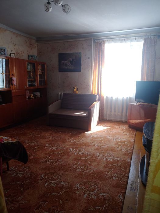 продажу компактний будинок у центрі,