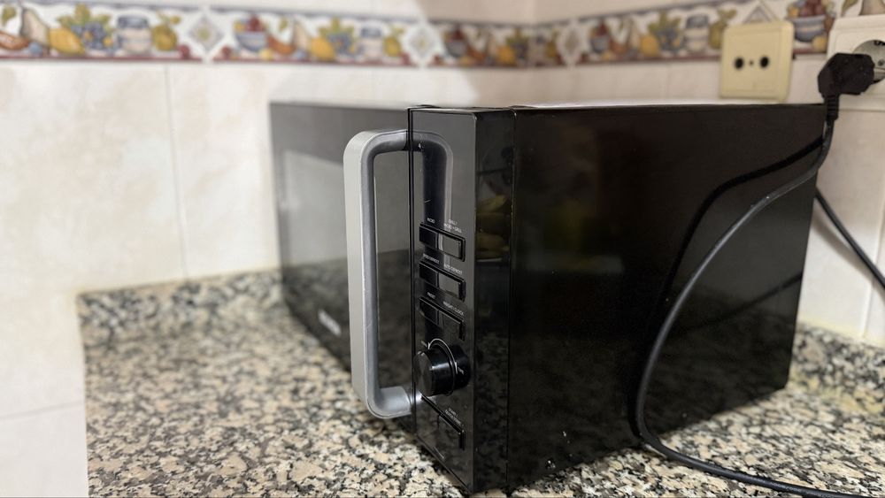 Microondas 30L Com Grill - Preto