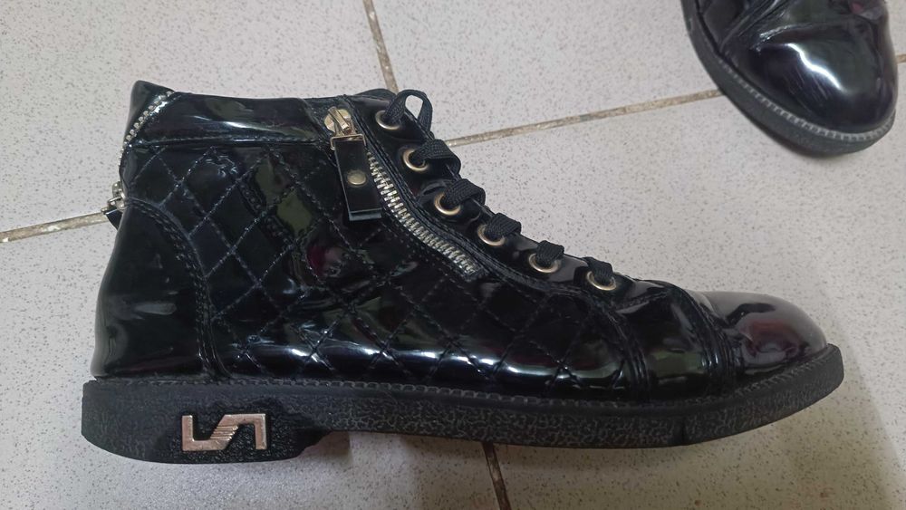 Черевики жіночі лакові