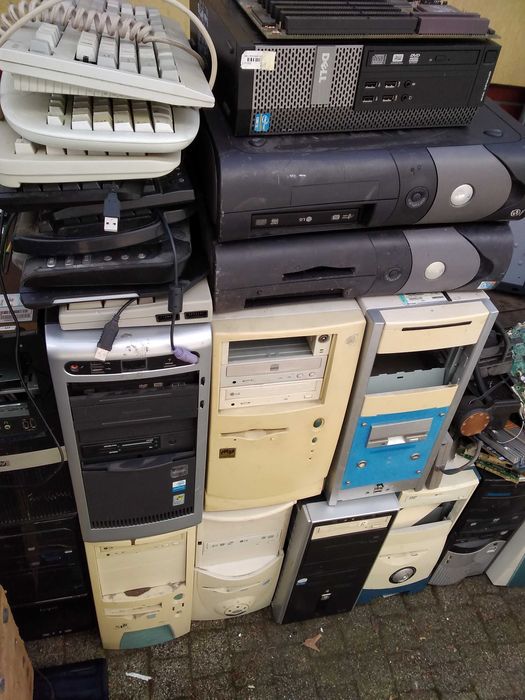 Laptop uszkodzony na czesci pamięć RAM karta grafiki procesory 2GB 8GB