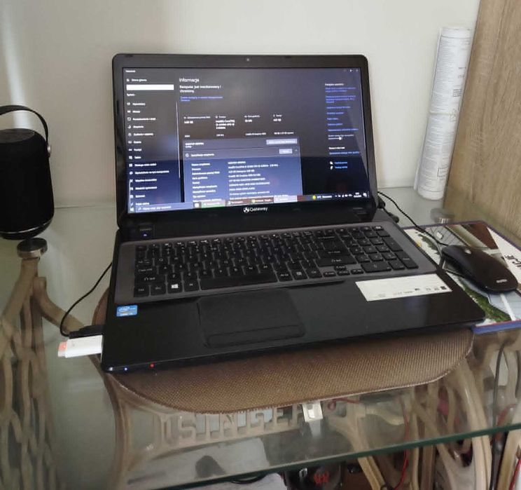 Laptop 17 cali jak nowy+skaner+słuchawki