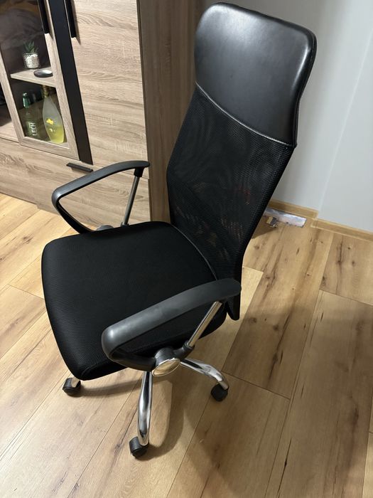 Krzesło biurowe czarne