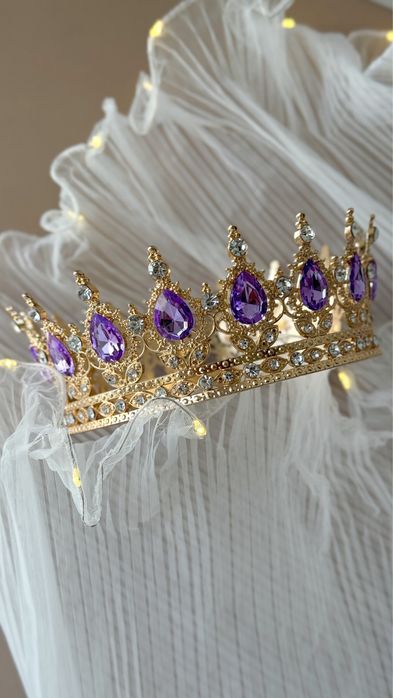 Корона ,  діадема