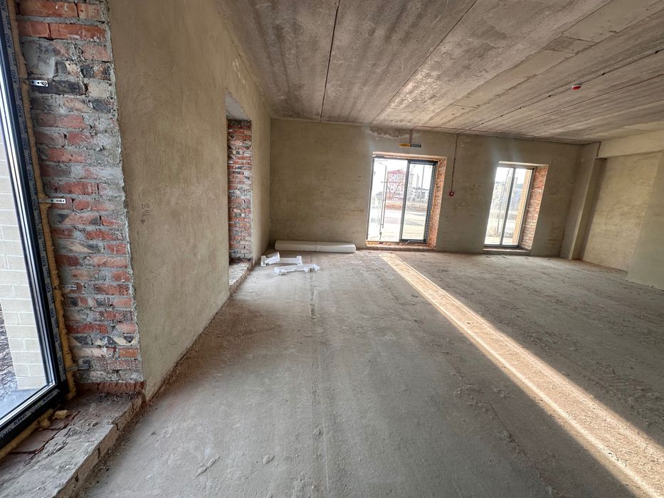 Оренда комерції 60м,ЖК Садова Алея,Пустомити,фасадне,1 поверх,4 вікна