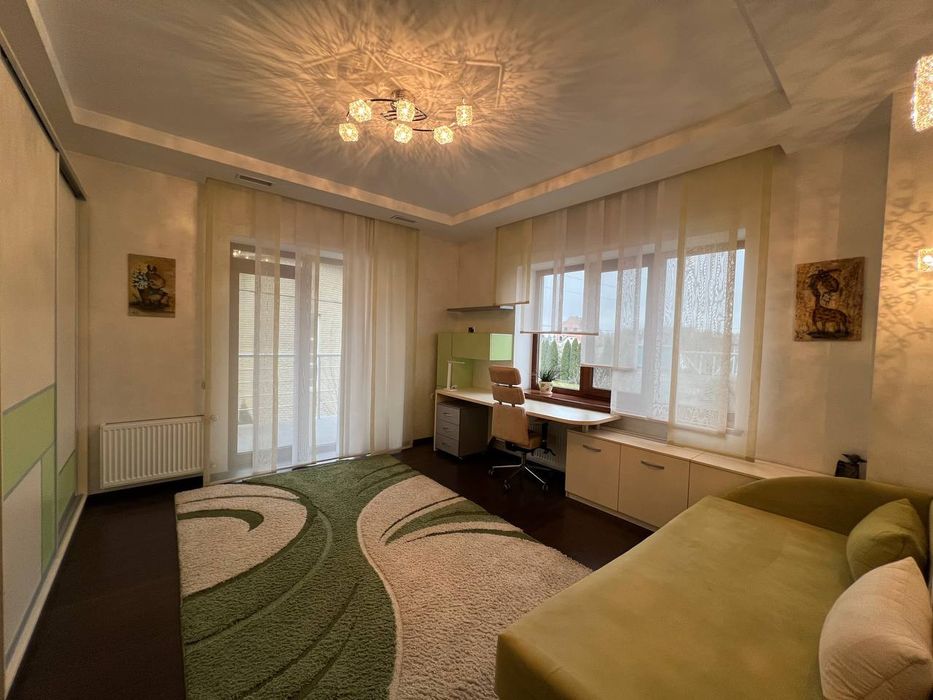 Продаётся современный капитальный дом в начале Обуховки лес река