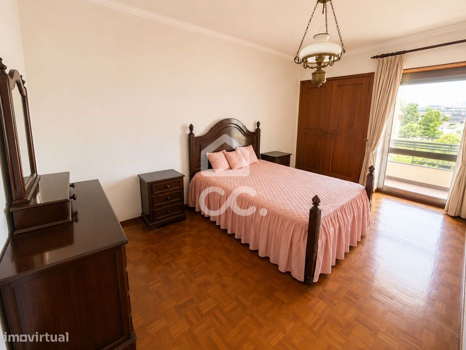 Apartamento T3 no centro de Alcobaça