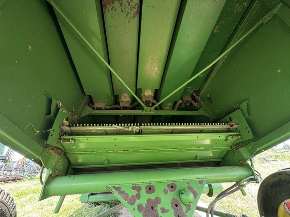 Продам комбайн джондір  1072