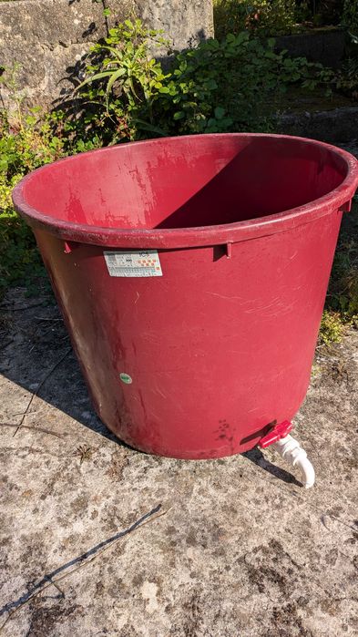 1 bidão de 200 litros para fazer fogareiros barbekyus + 2  cubas