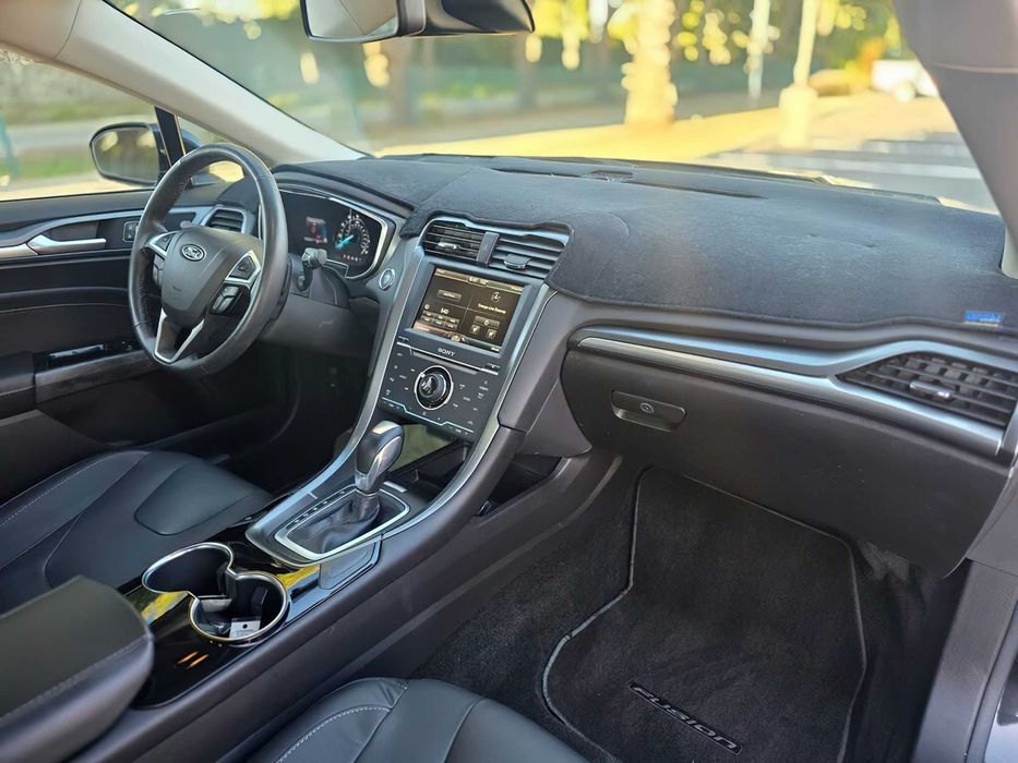 Ford Fusion Titanium      2014