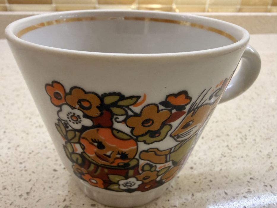 Вінтажні чашки без блюдець.