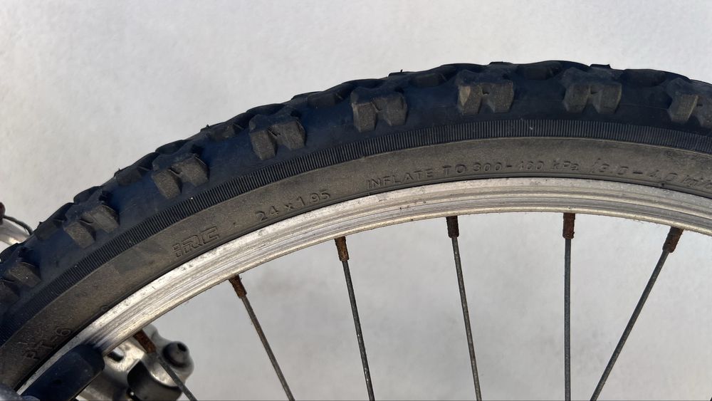 Bicicleta menina com cesto