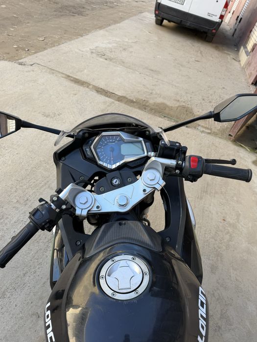 Продам мотоцикл Loncin Gp250