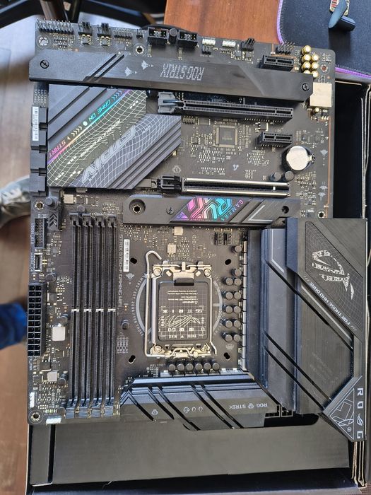ROG Strix B760-F Gaming Wifi