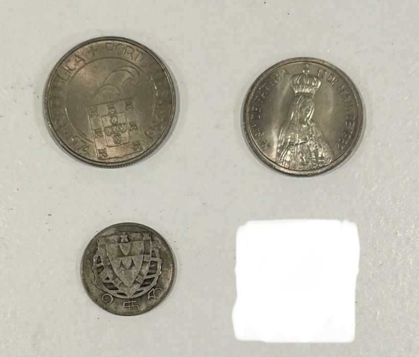 3 Moedas antigas variadas / coleção