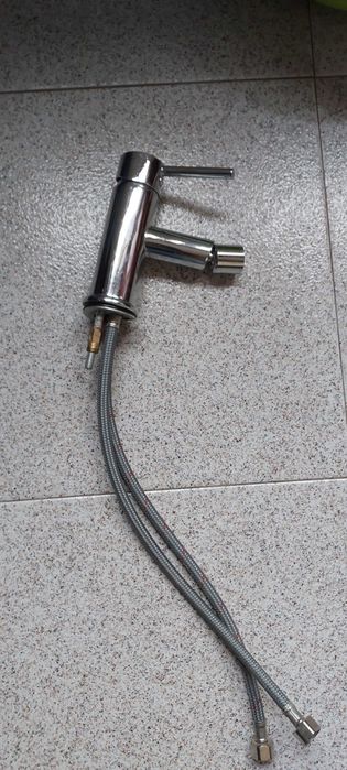 Torneira Sensea Leroy semi nova