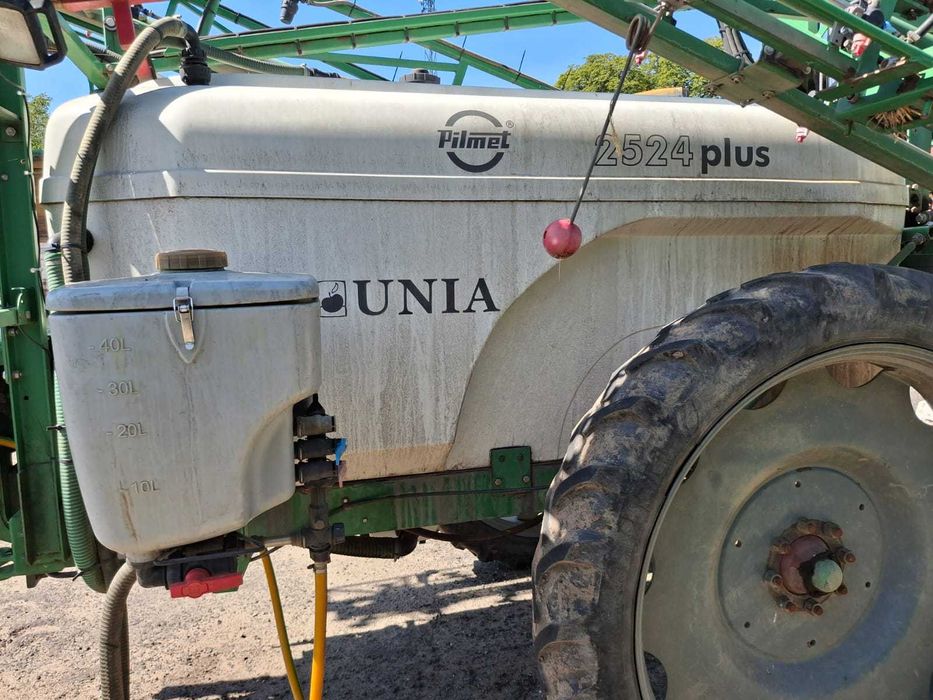 Opryskiwacz Unia Pilmet 2524 Plus 2500 litrów belka 24m