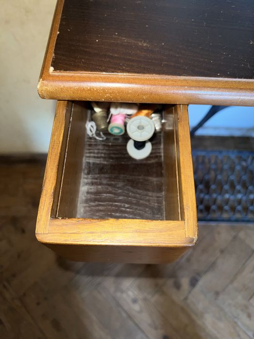 Maquina de costura SINGER antiga
