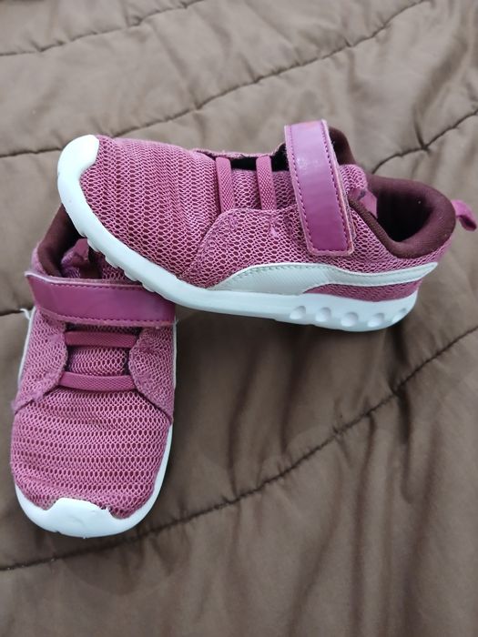 Sapatilhas rosa menina da puma tamanho 27