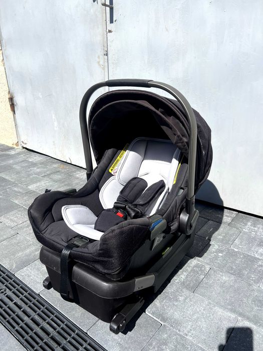 Автокрісло Nuna Pipa з базою Isofix
