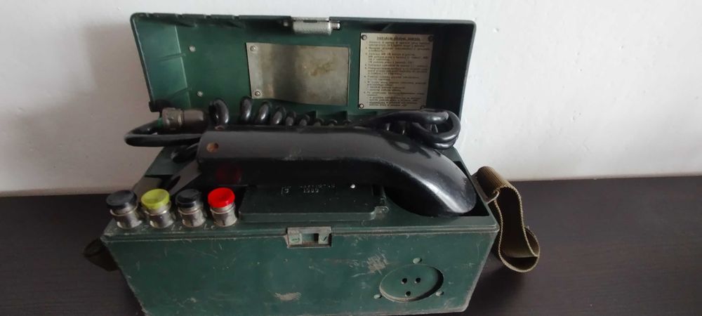 Aparat telefoniczny telefon polowy  AP-82/MB-CB
