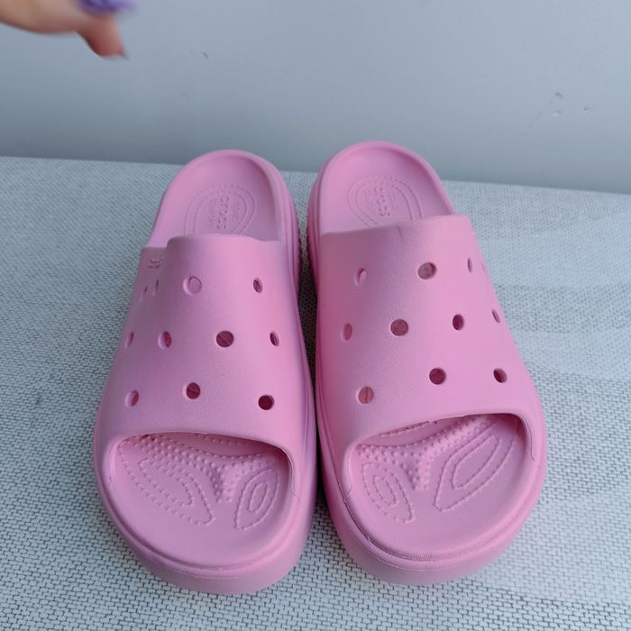 Klapki crocs M6W8 różowe 38/39