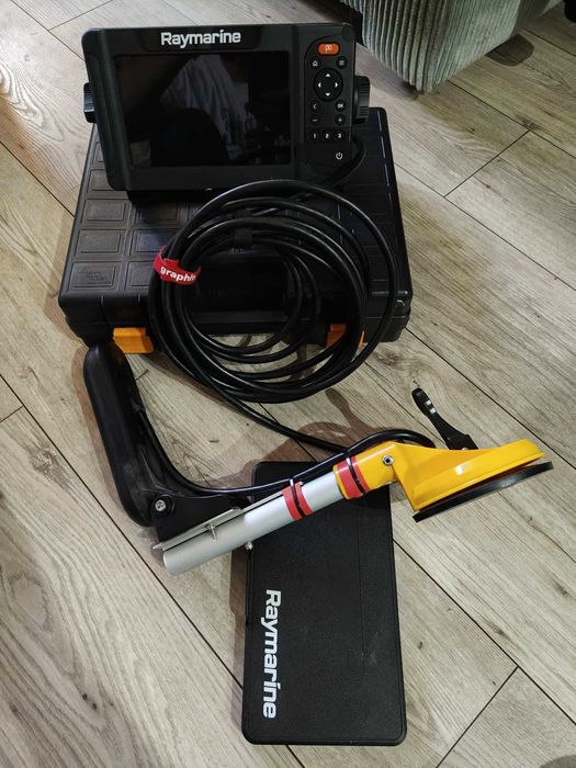 Echosonda Raymarine Element 7hv.