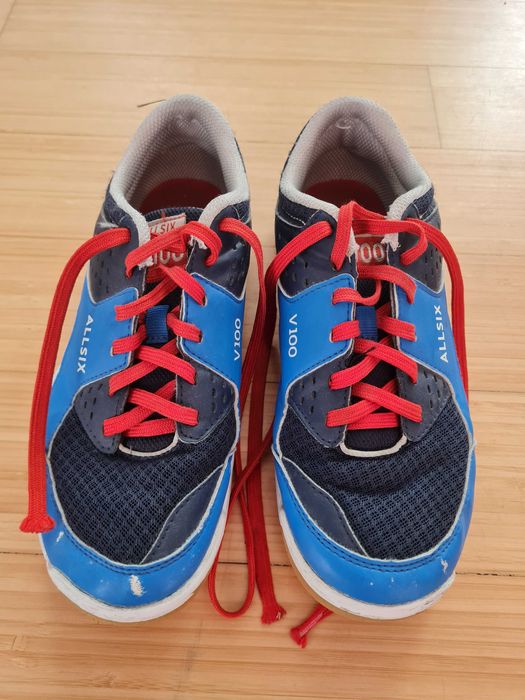 Buty chłopięce do gry na hali 38 plus klapki