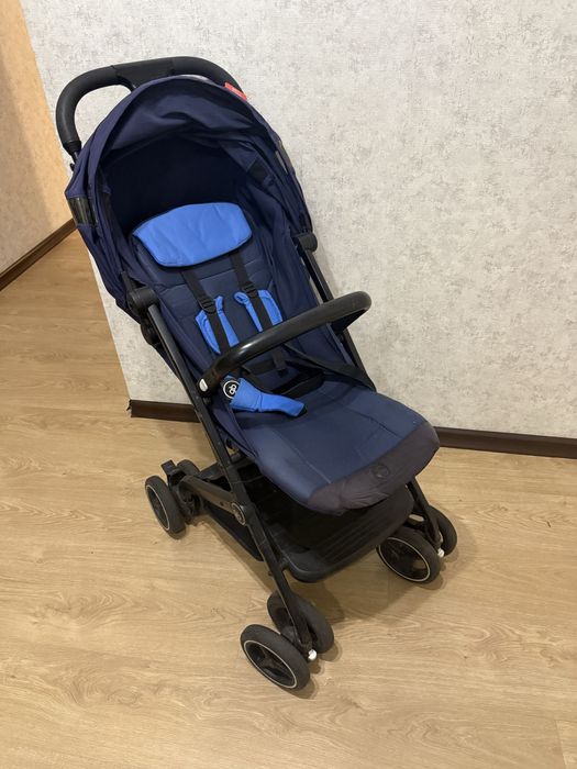 Прогулянкова коляска