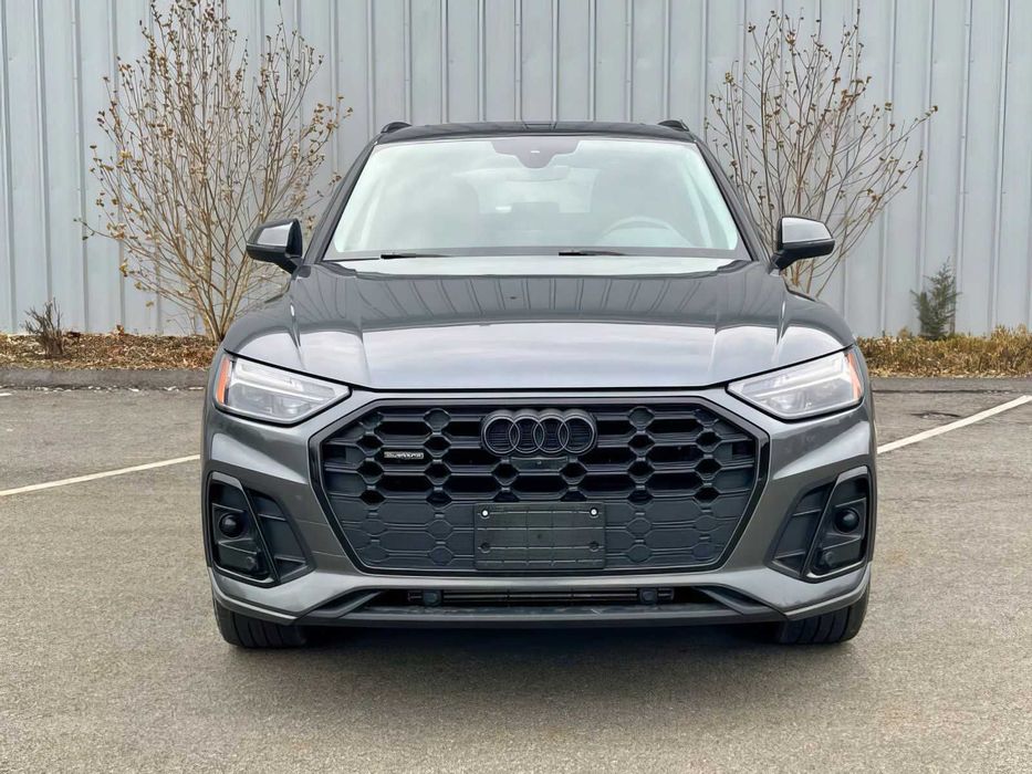 Audi Q5      2022