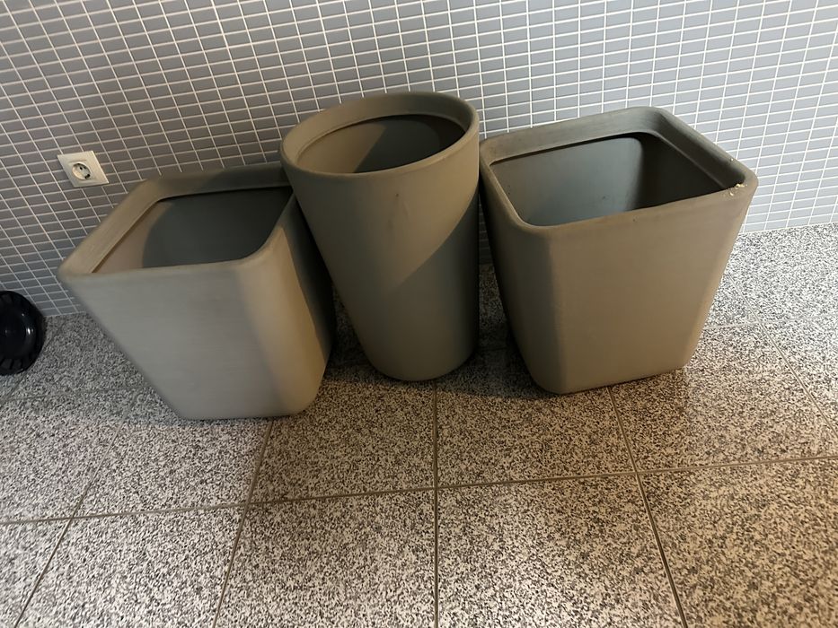 Vasos tamanho grande cinzento exterior e interior