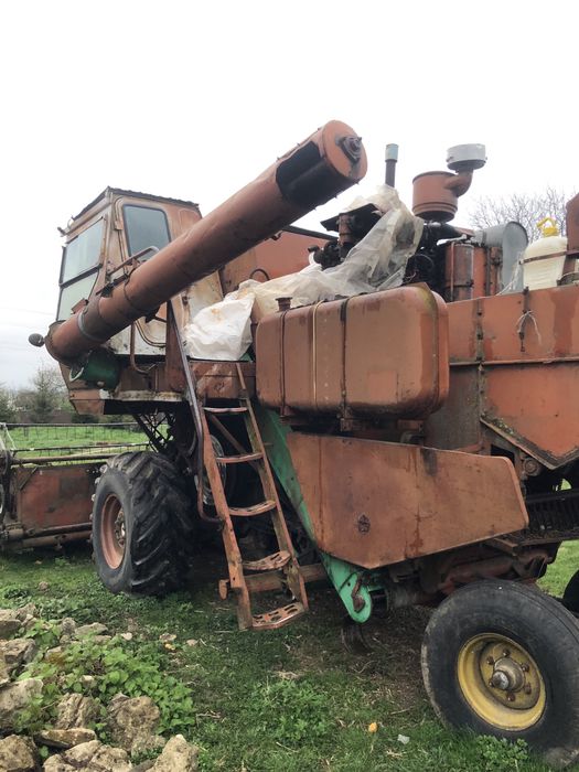 Продам комбайн нива