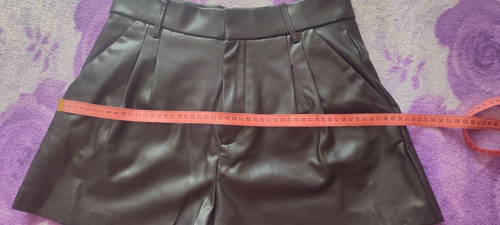 Шорти Zara екокожа 430 грн Турция  ,юбка екокожа  280  грн