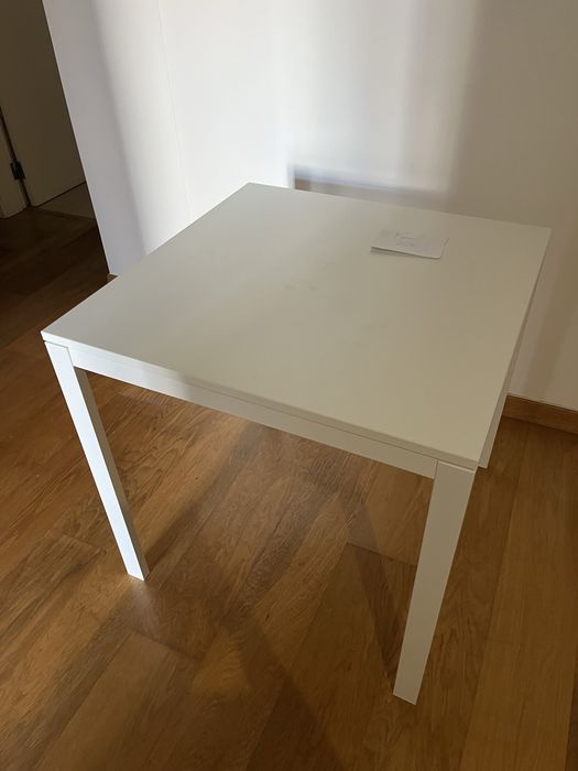 Mesa IKEA como nova