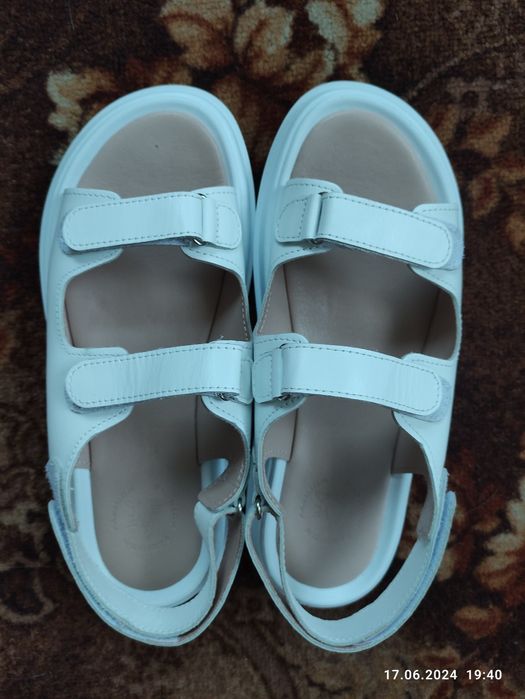 Шкіряні босоніжки 38р