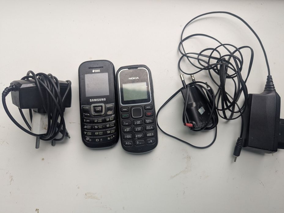 Телефон Nokia и Samsung