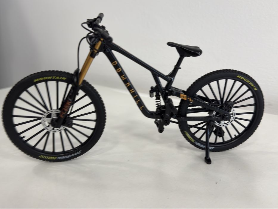 Mountain bike miniatura. Tamanho 1:12. Lindissima