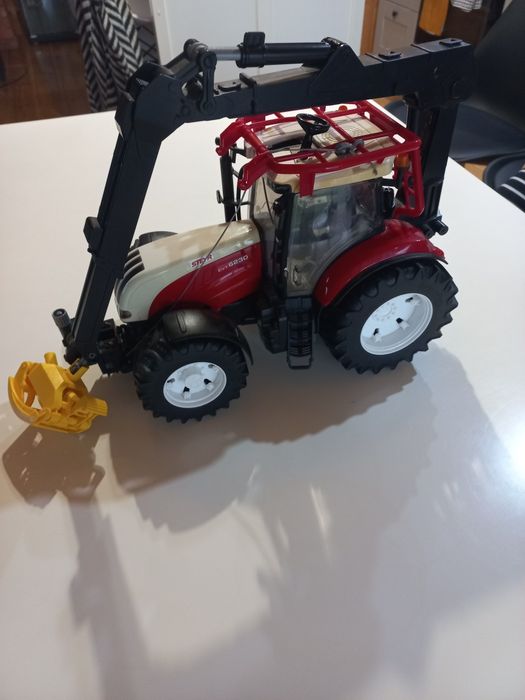 Bruder traktor steyr leśny