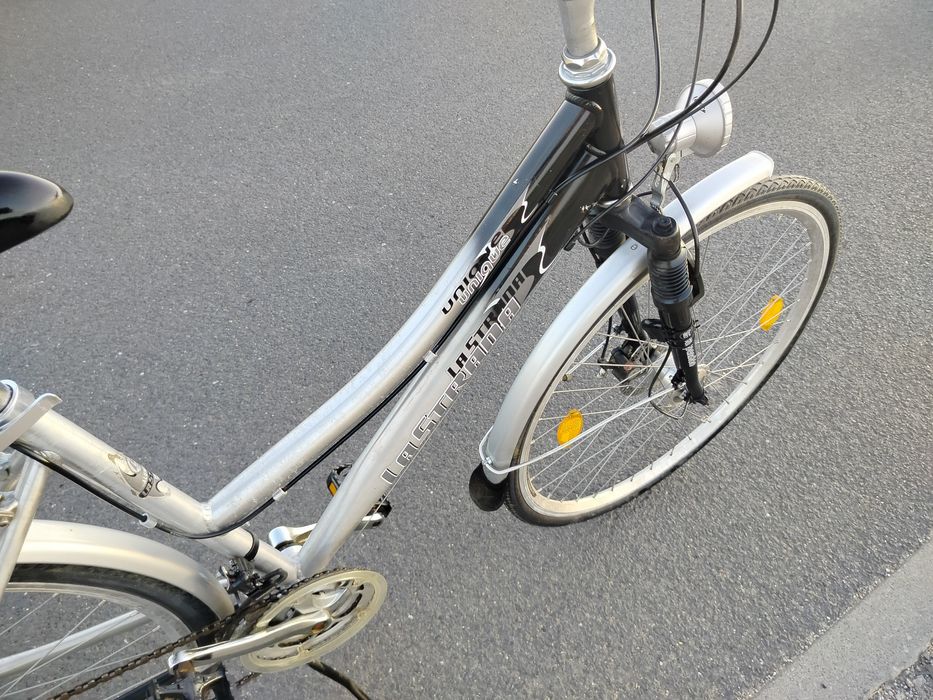 La Strada aluminiowy 28" tarczówka , amortyzacja .